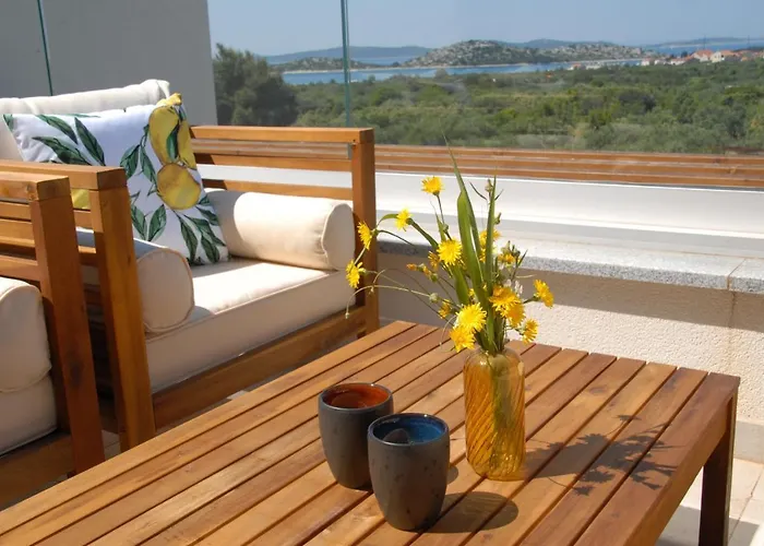 For - Homes D-lux * Vodice