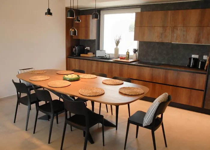 For - Homes D-lux * Vodice